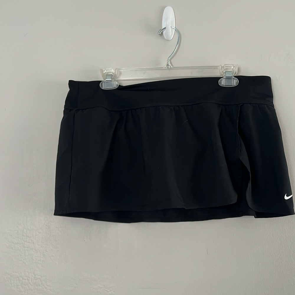 Nike Element Swim Skirt Boardskirt in Black, Skirted Bottom, Swim/Athleisure